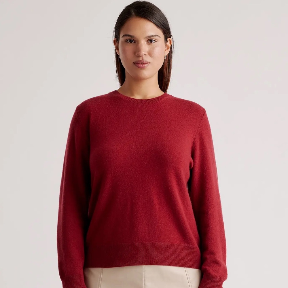 Quince Mongolian Cashmere Crewneck Sweater: Crimson